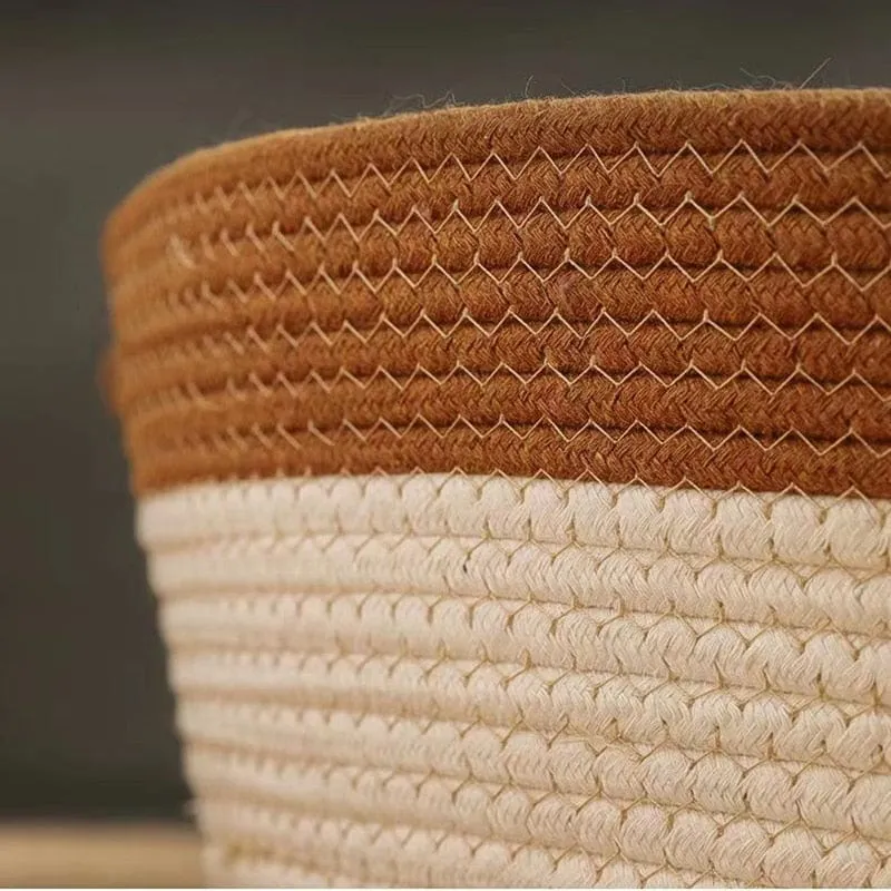 Hand-Woven Cooling Cat Bed