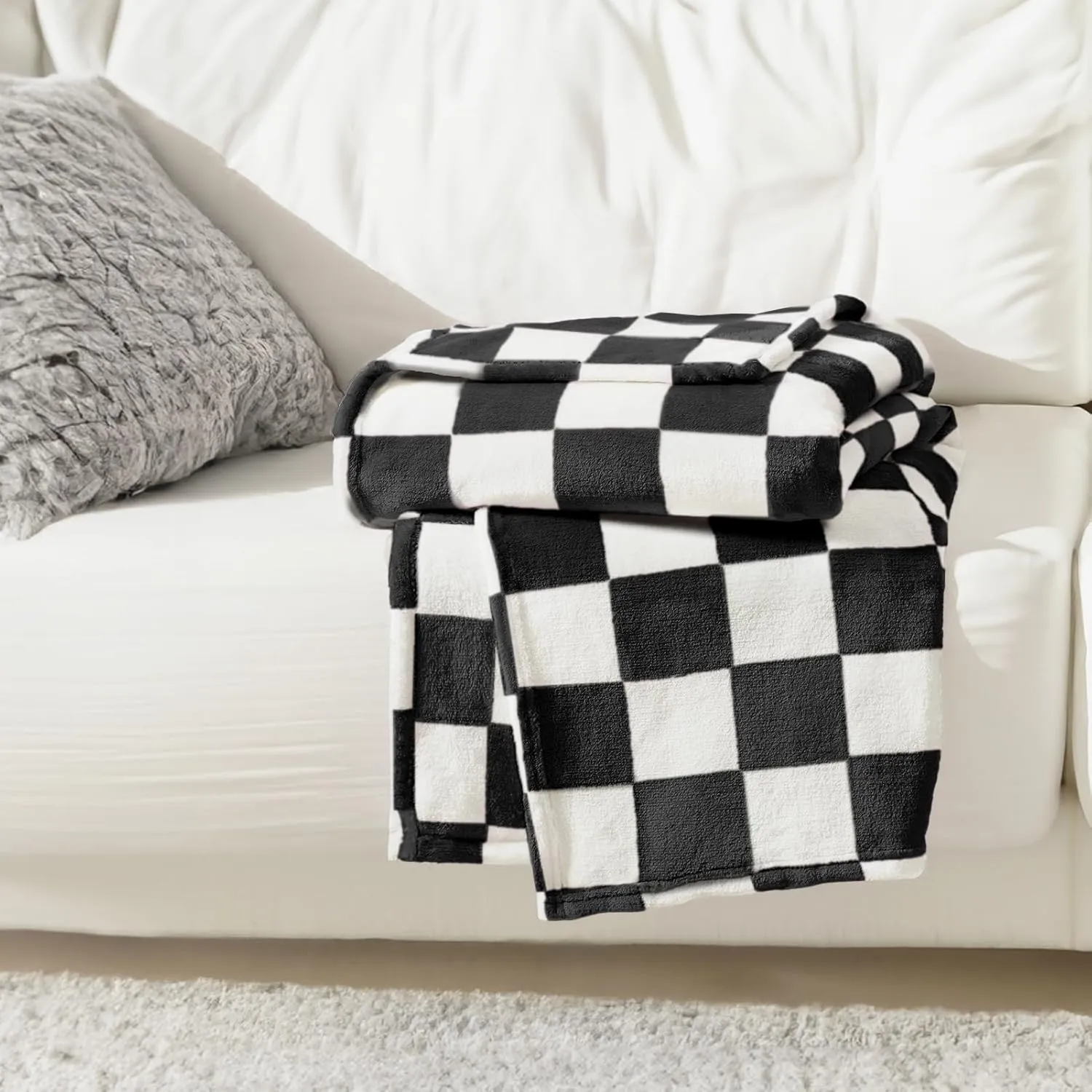 Homelike Moment Checkered Twin Size Blanket, Soft Fluffy Fleece, Fuzzy Cozy Plush, Comfy Warm Lightweight Bed Blanket (Black, 60x80IN)