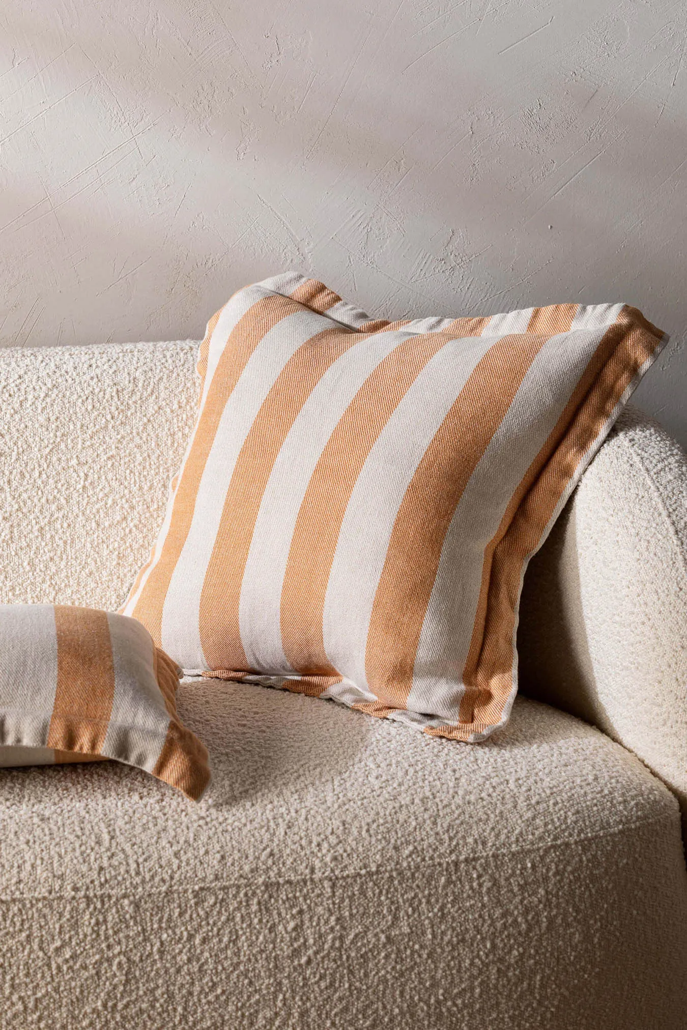VOYAGE SQUARE CUSHION